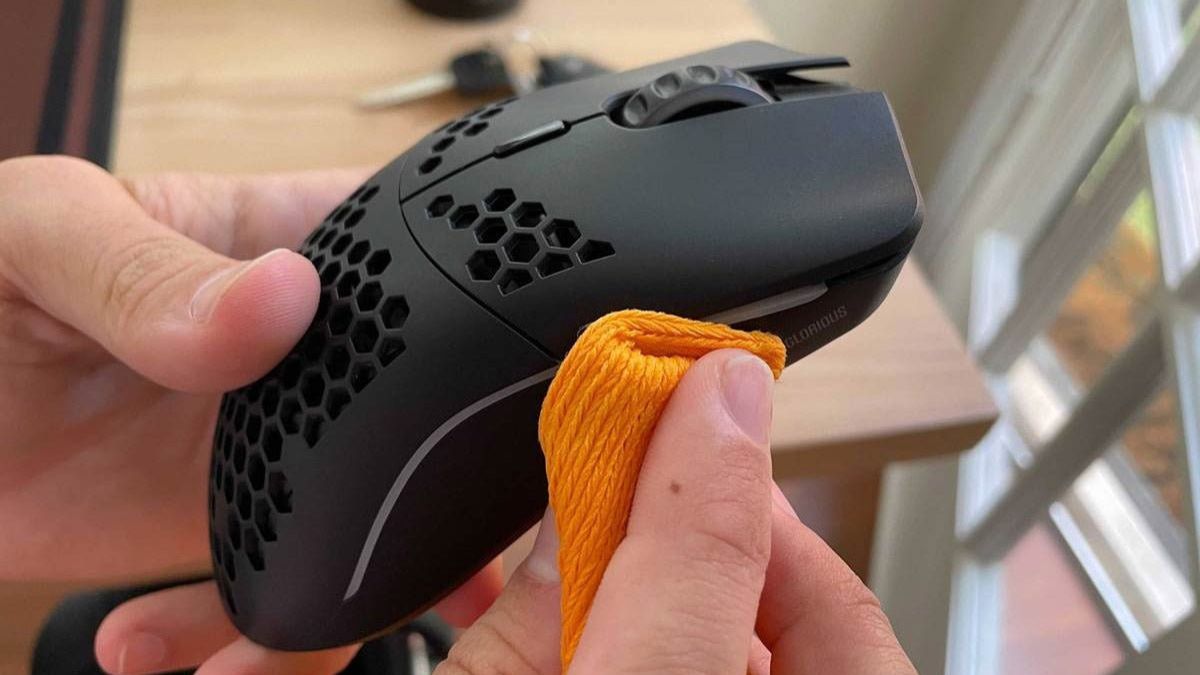 Nguyên nhân khiến con lăn chuột bị loạn - Bám bụi