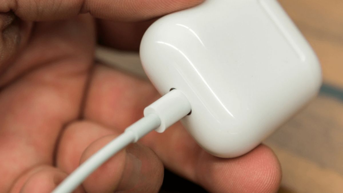 Sửa lỗi hộp sạc tai nghe Bluetooth không sạc được - Sạc liên tục