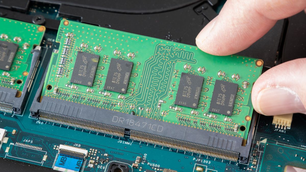 RAM là gì? RAM là bộ nhớ trong