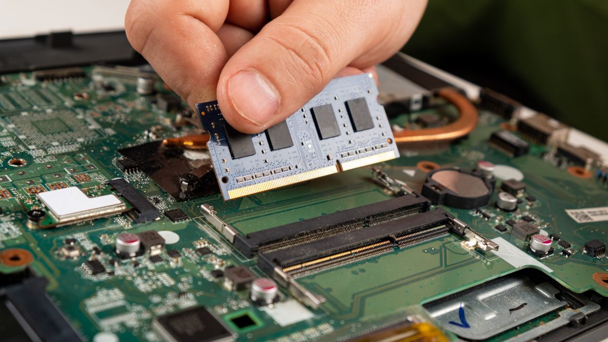 RAM là gì? RAM điện thoại khác gì RAM laptop