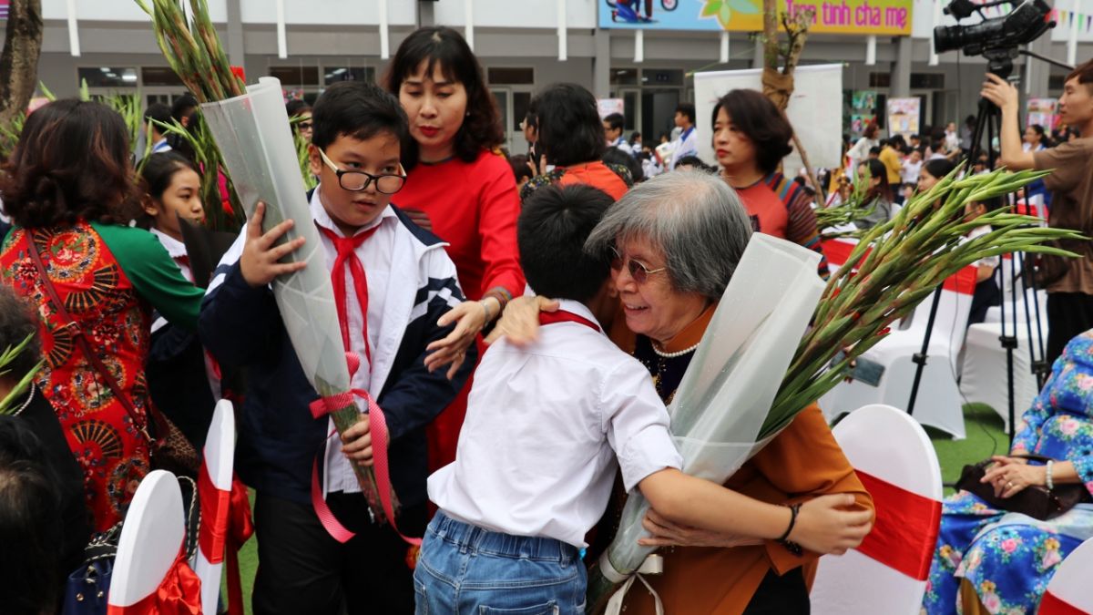 Thơ 20/11 - Những cánh chim về tổ