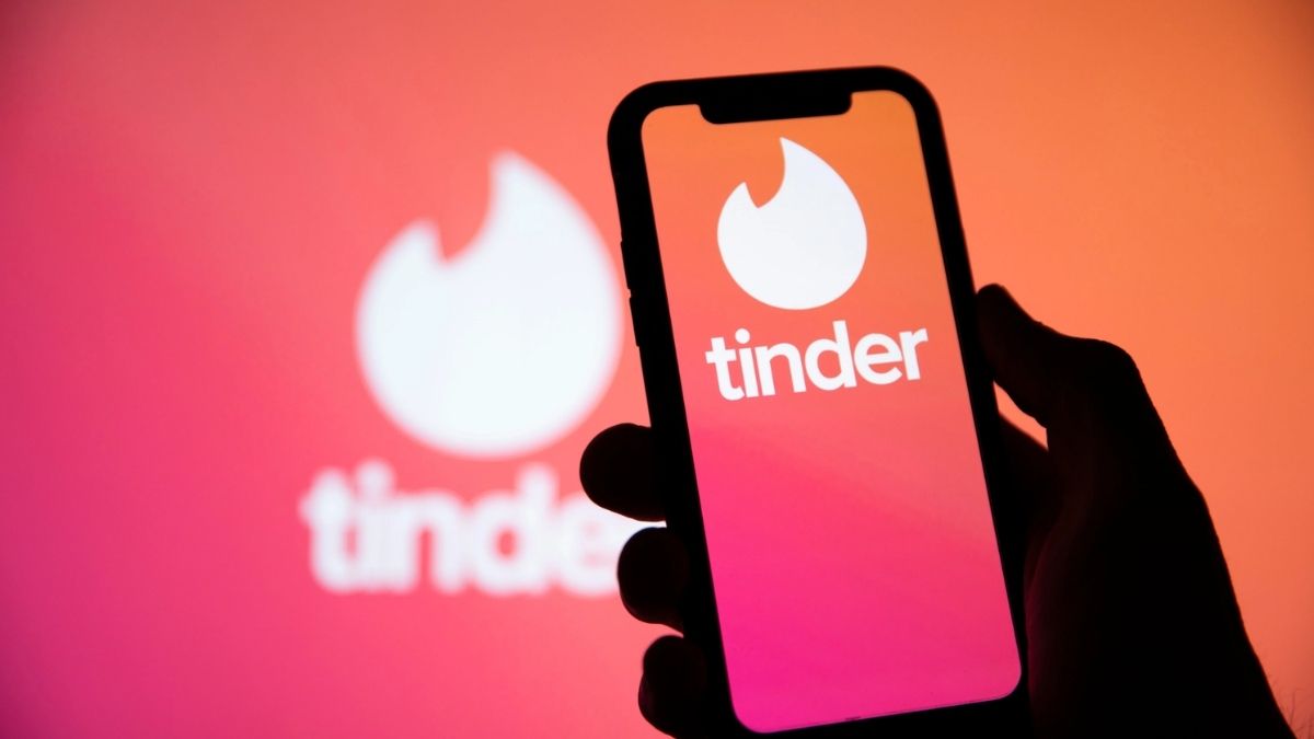app nói chuyện với người lạ Tinder