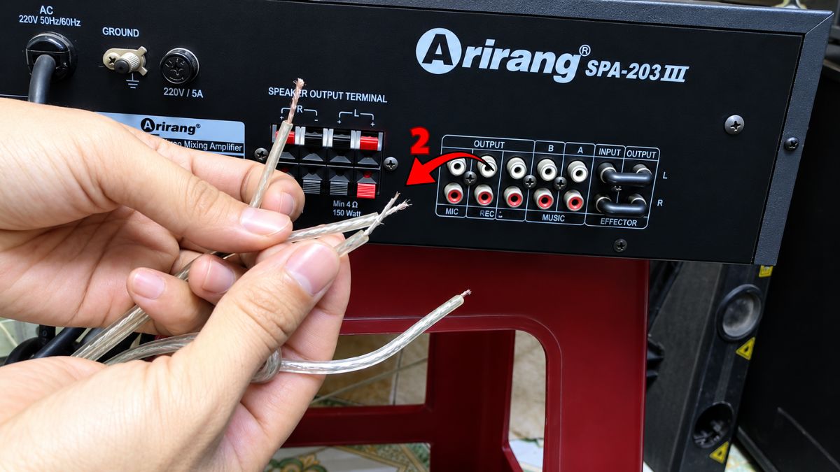 cách đấu loa vào amply bước 2