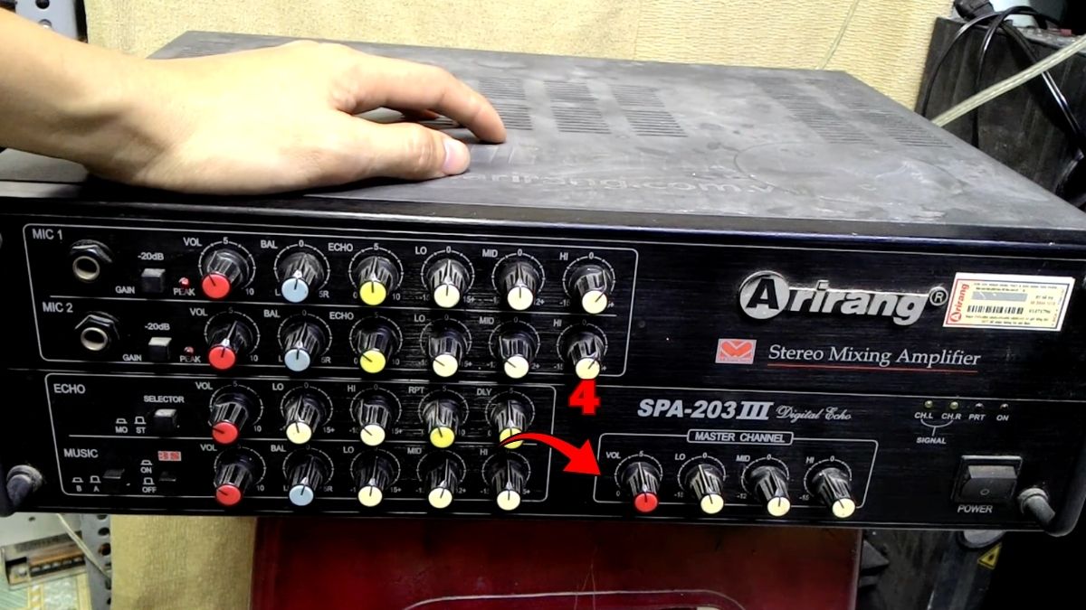 cách đấu loa vào amply bước 4