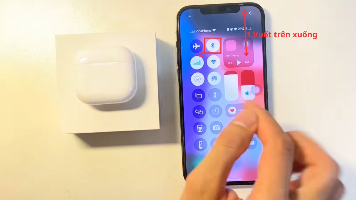 Kết nối AirPods 4 với iPhone lần đầu bước 1