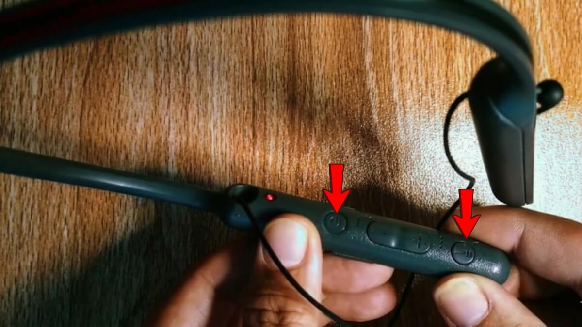 Cách reset tai nghe bluetooth Sony dòng có nút Play/Pause