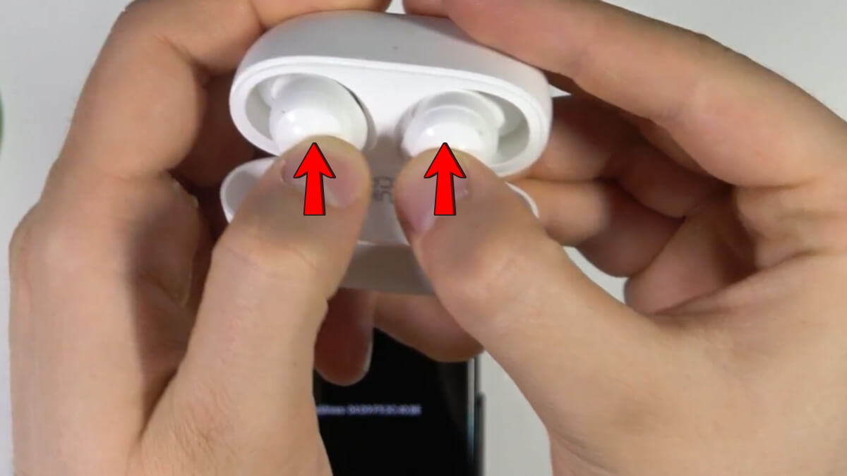 Cách reset tai nghe bluetooth Xiaomi Đối với tai nghe TWS