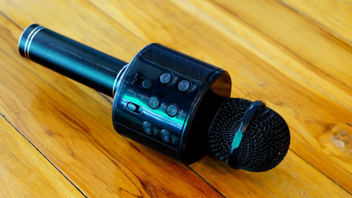 Các nút chức năng trên micro karaoke Bluetooth