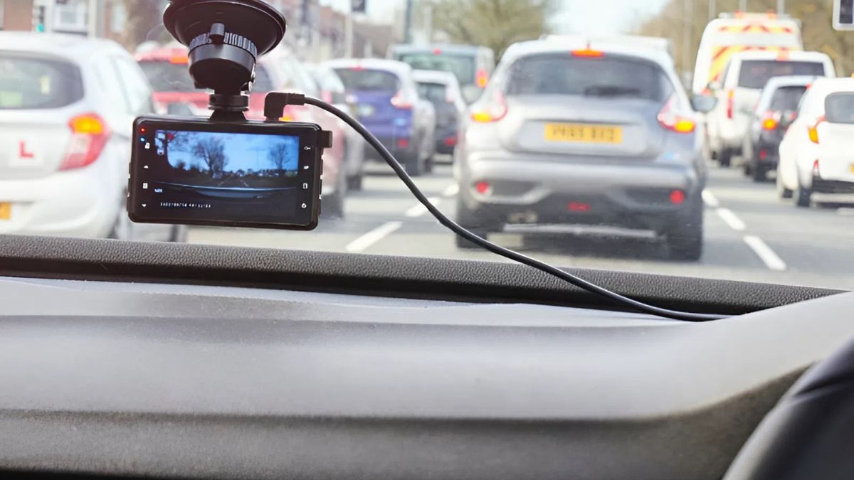 Cách format thẻ nhớ trên camera hành trình ô tô
