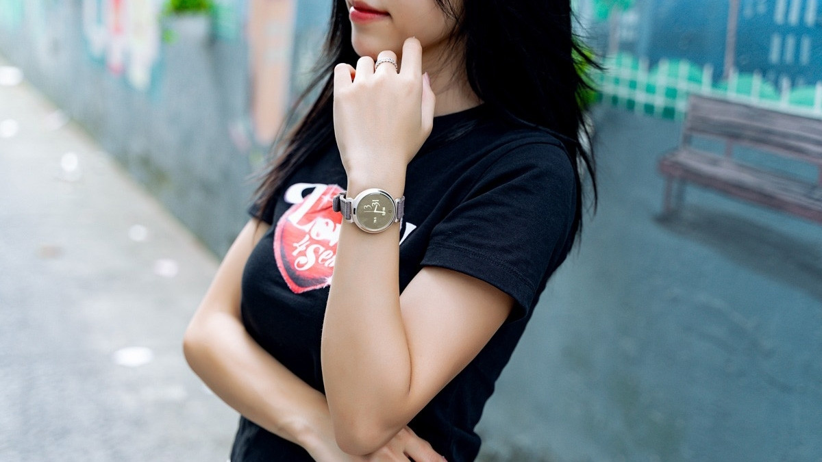 Cổ tay nhỏ nên chọn mặt đồng hồ nào