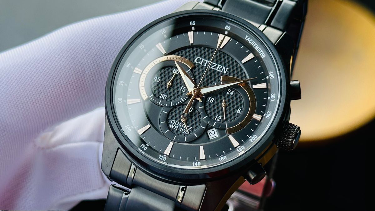 Cách nhận biết đồng hồ máy Quartz nhanh trong 3 giây