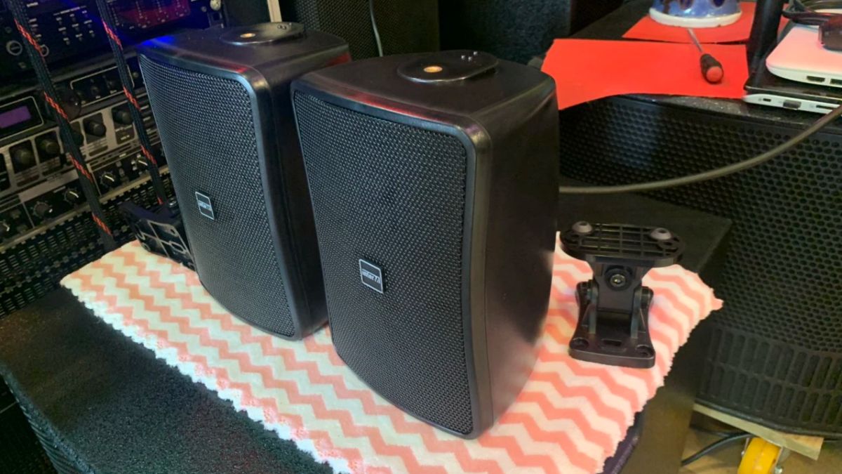 loa treo tường cho quán cafe Inter-M WS-30T