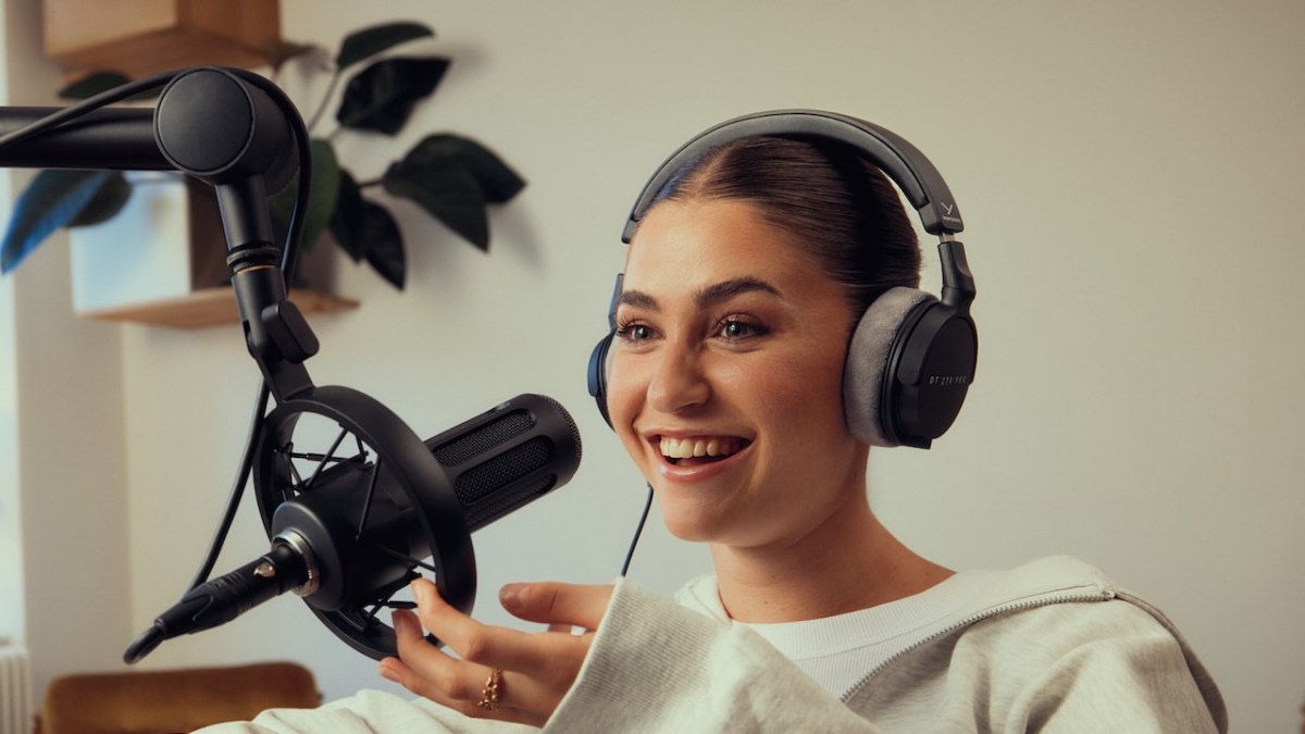 Tai nghe kiểm âm dùng để làm gì