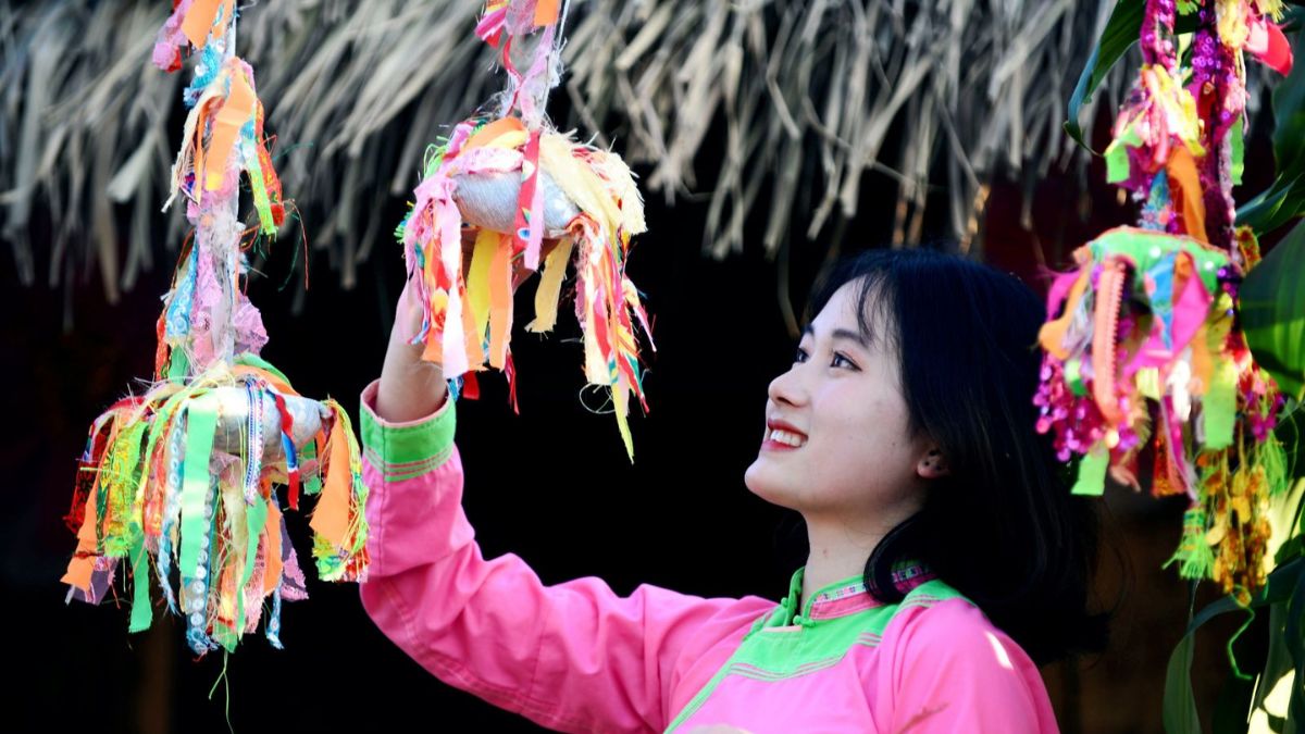 Ảnh đẹp Lai Châu sắc màu váy thổ cẩm.
