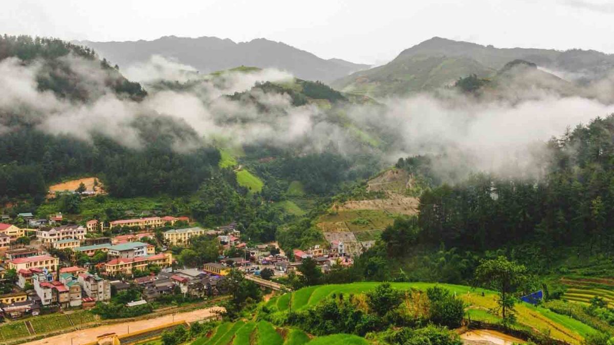Ảnh đẹp Lai Châu bản làng ẩn trong sương.