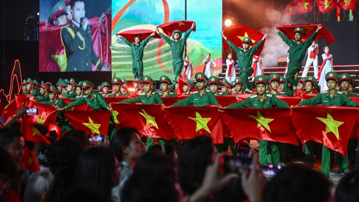 Hình nền 30/4 kiêu hãnh.