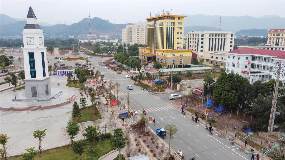 Ảnh đẹp Hòa Bình cầu Hòa Bình soi bóng sông Đà