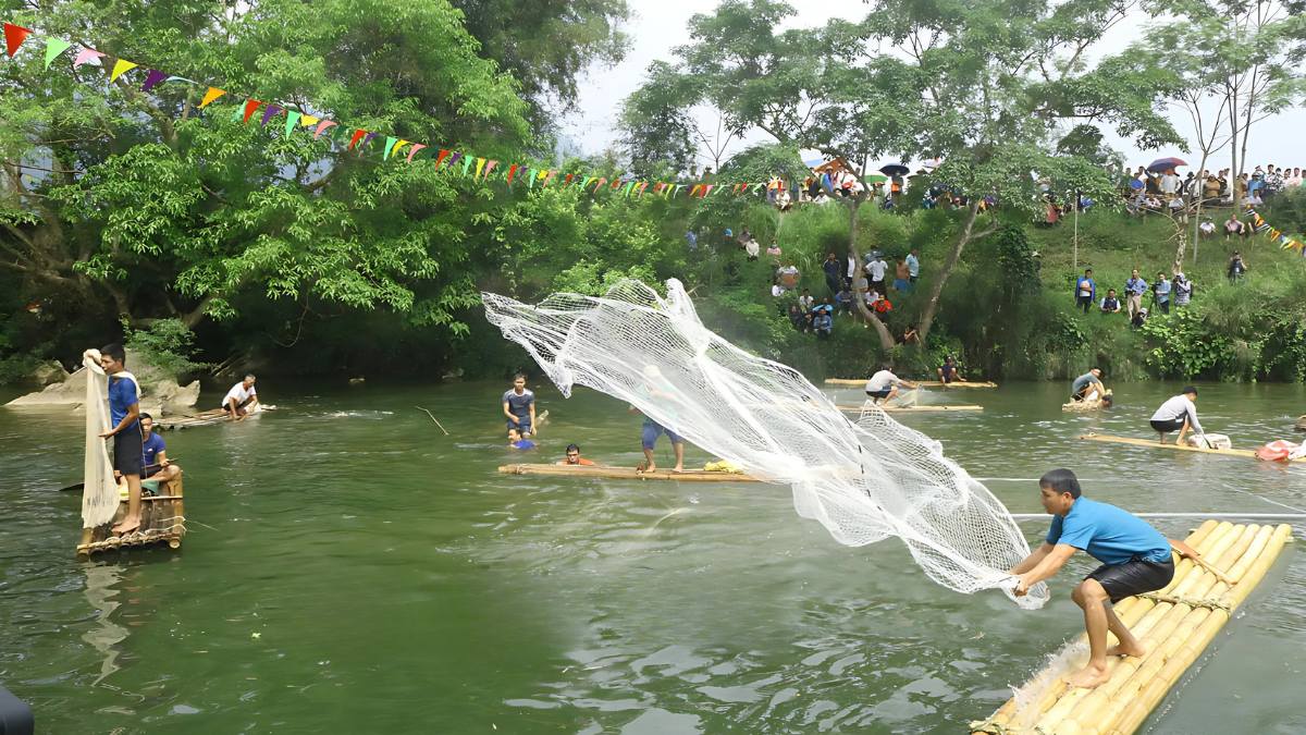 Lễ hội đánh cá Lỗ Sơn ở Hòa Bình