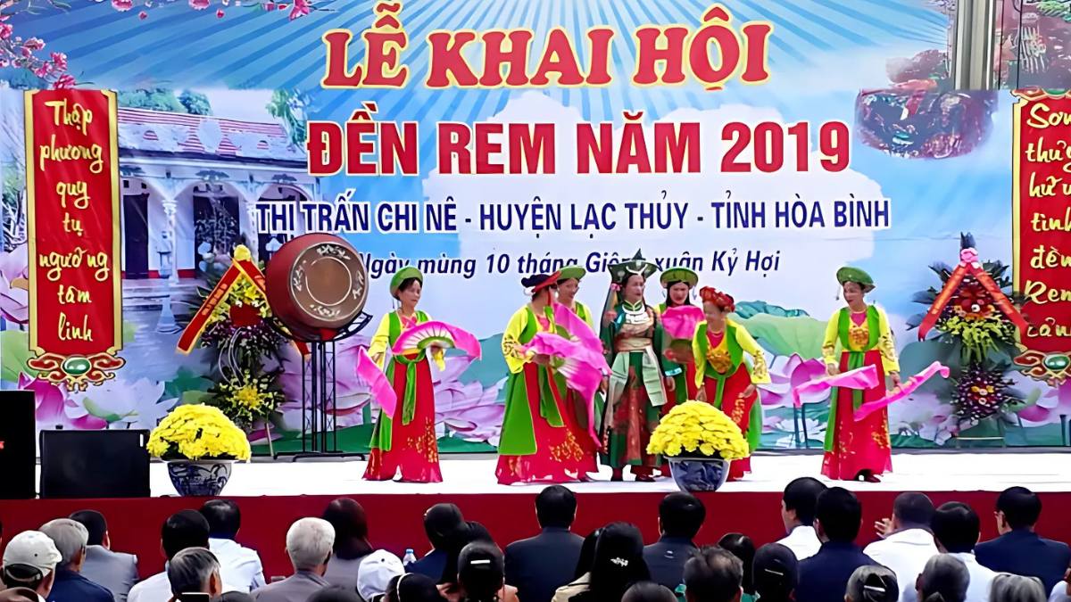 Lễ hội Đền Rem ở Hòa Bình