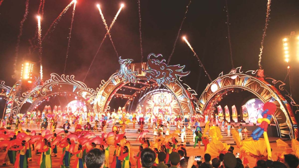 LỄ HỘI BẠCH ĐẰNG TÁI HIỆN CHIẾN CÔNG OANH LIỆT BÊN DÒNG SÔNG LỊCH SỬ