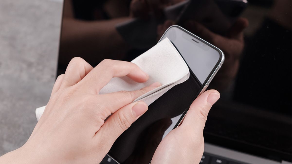 Miếng dán màn hình quá dày hoặc quá cũ