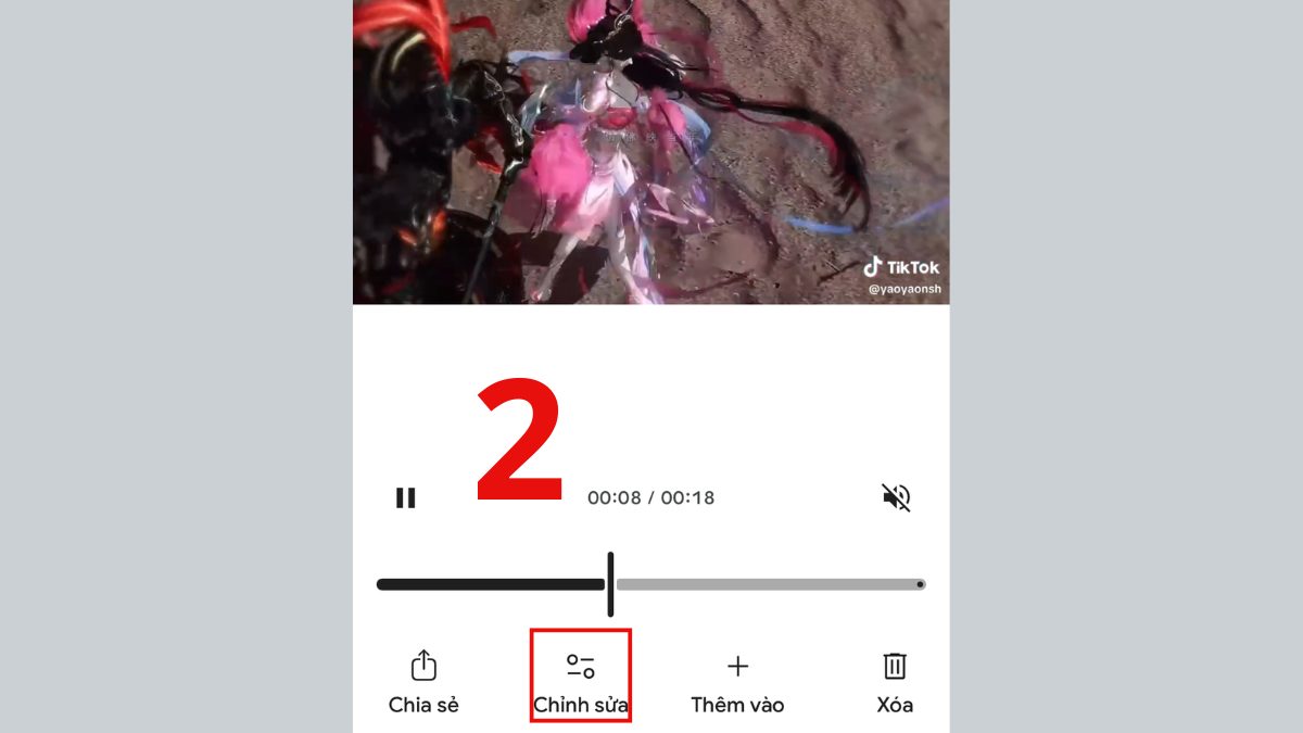 Cách cắt ảnh từ video trên iPhone bằng Google Photos - bước 2