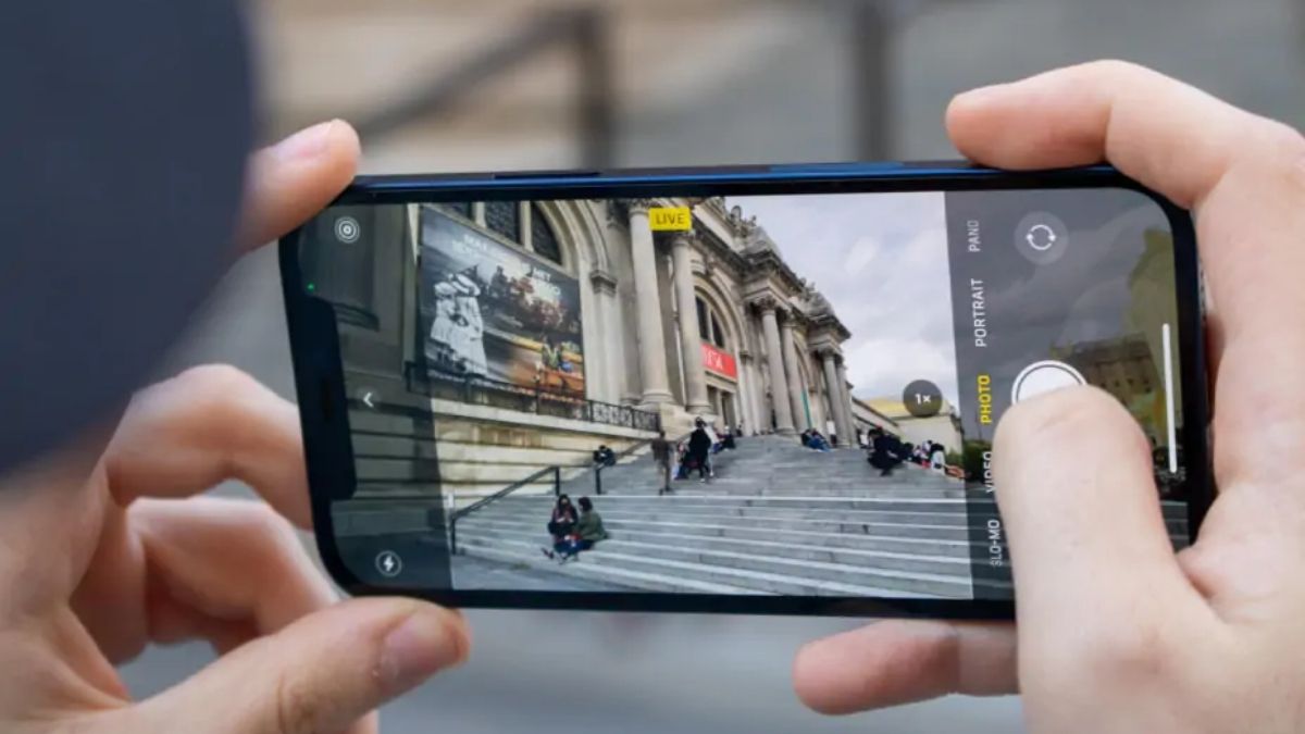 iPhone không hỗ trợ chụp hình hiện ngày giờ