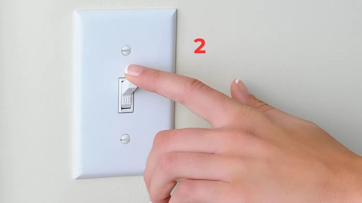 Cách lắp camera bóng đèn đơn giản - bước 2