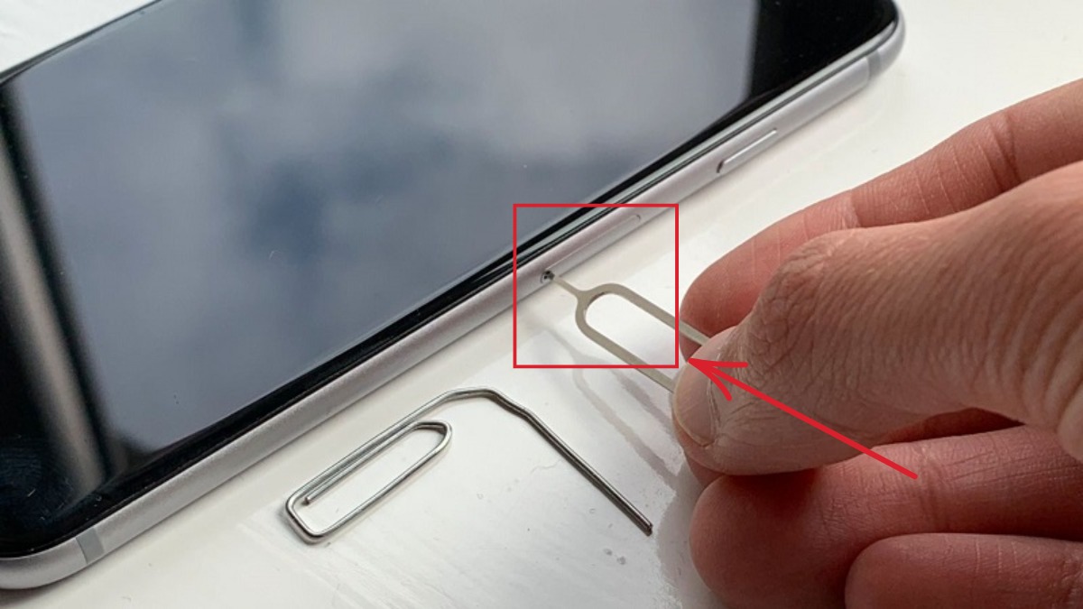 Hướng dẫn cách tháo SIM iPhone 12, 12 Pro, Pro Max