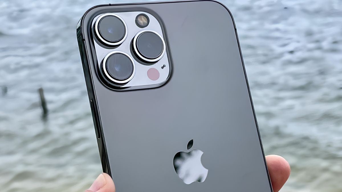 Các lưu ý khi xử lý camera iPhone 13 Pro Max bị mờ