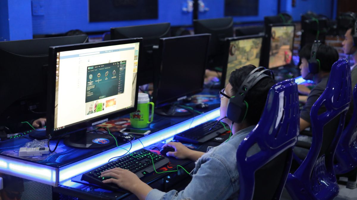 Cấu hình máy tính phòng net cyber game tầm trung tối ưu 