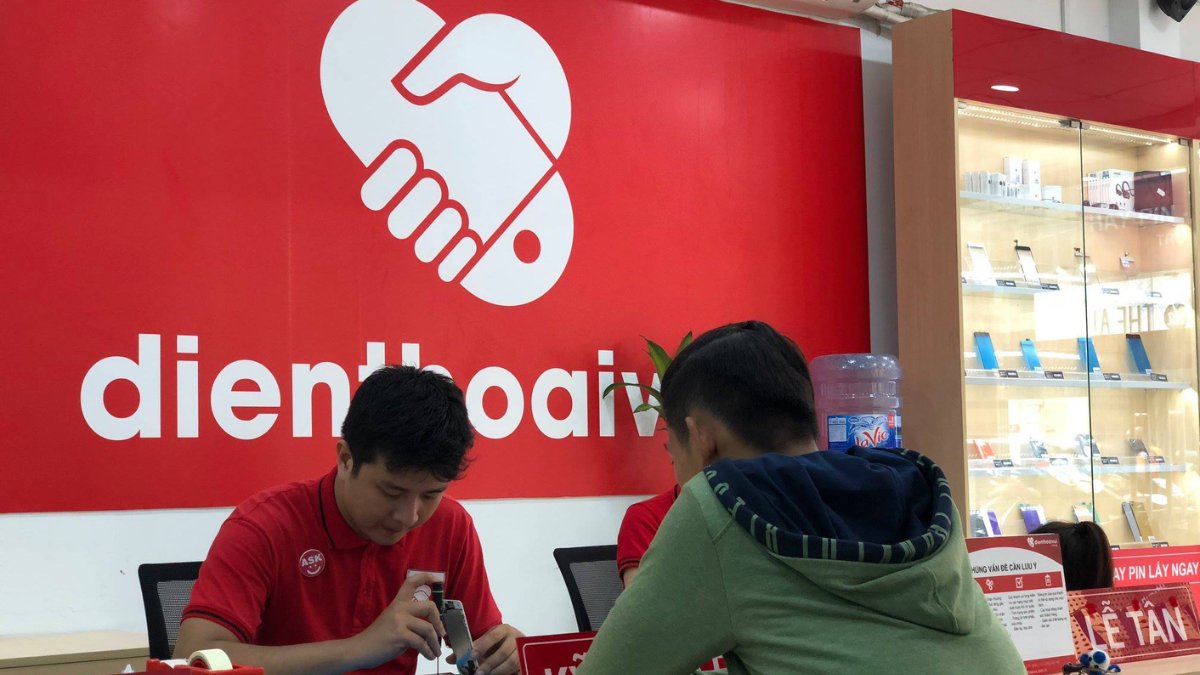 Khắc phục tình trạng chai pin bằng cách mang đến Điện Thoại Vui