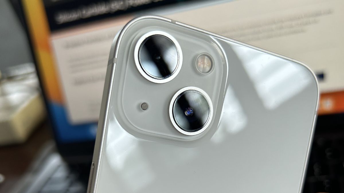 Camera bị xước có nhiều ảnh hưởng đến iPhone