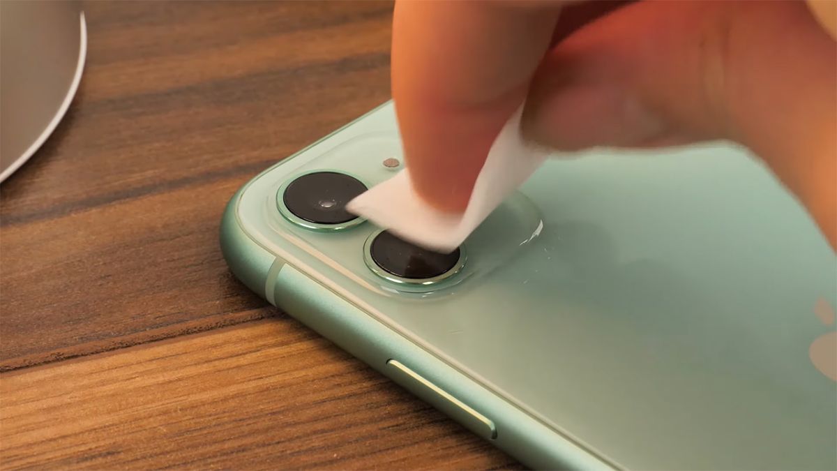 Vệ sinh camera thường xuyên