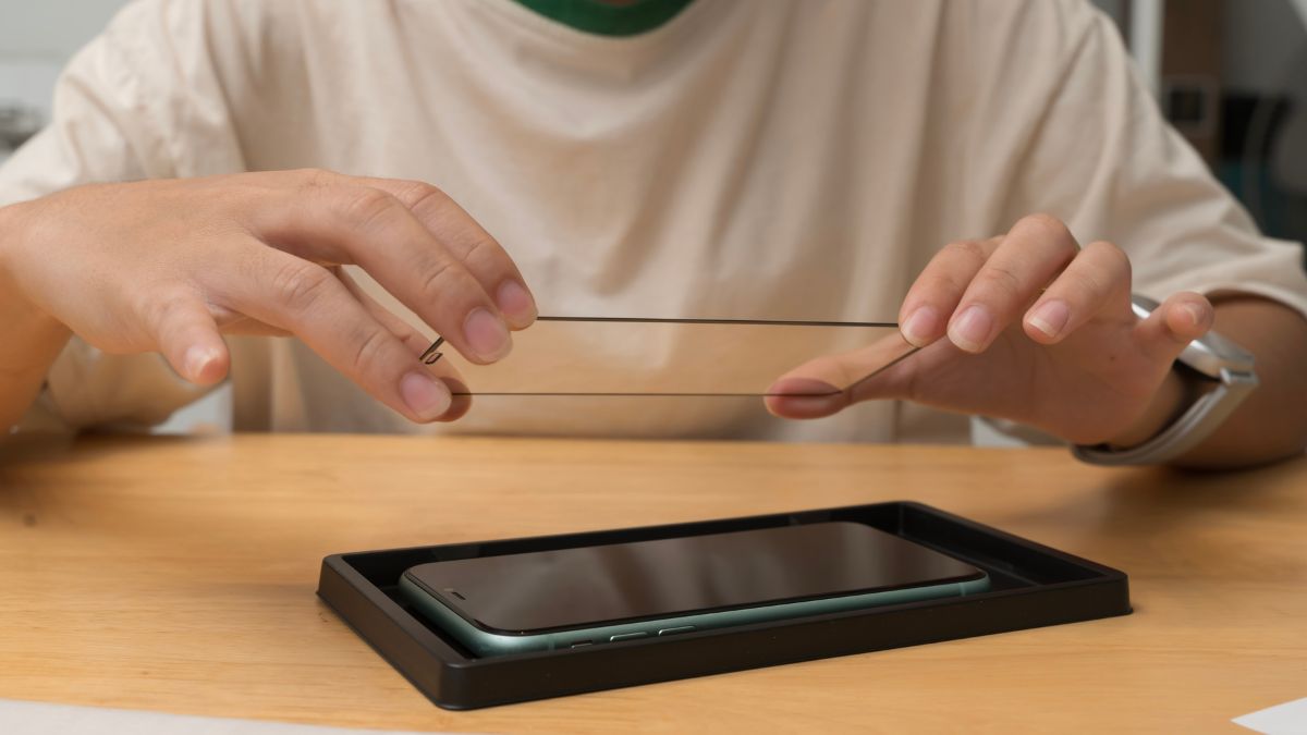 Trường hợp nên và không nên dán cường lực cho iPhone