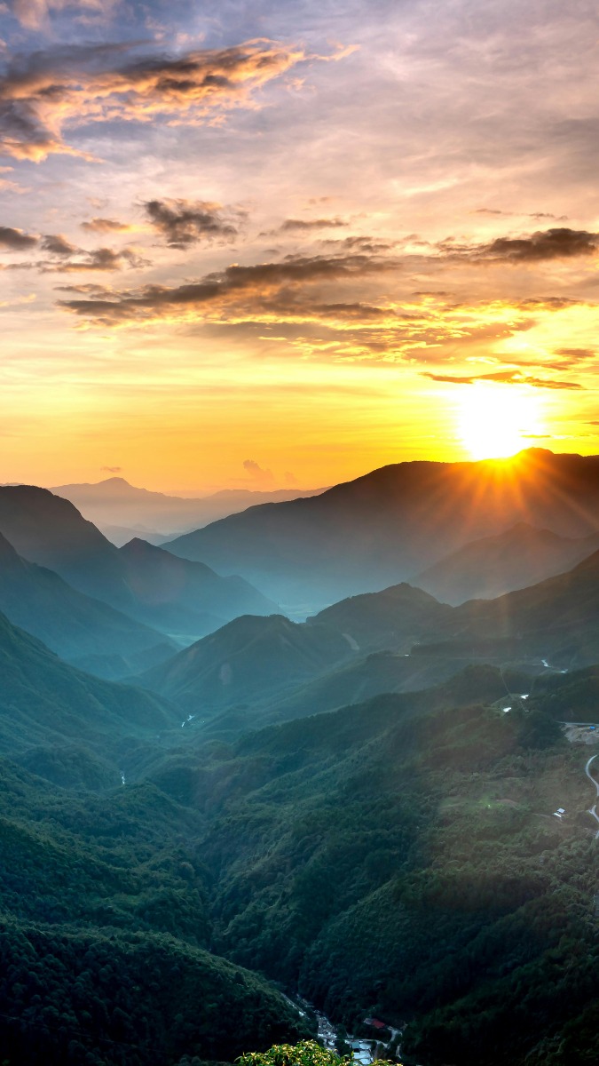 Hình nền núi đồi huyền bí