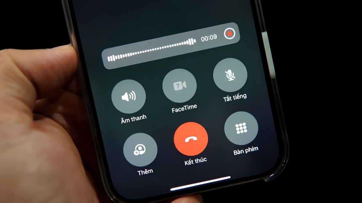 iPhone 15 Pro Max có ghi âm cuộc gọi