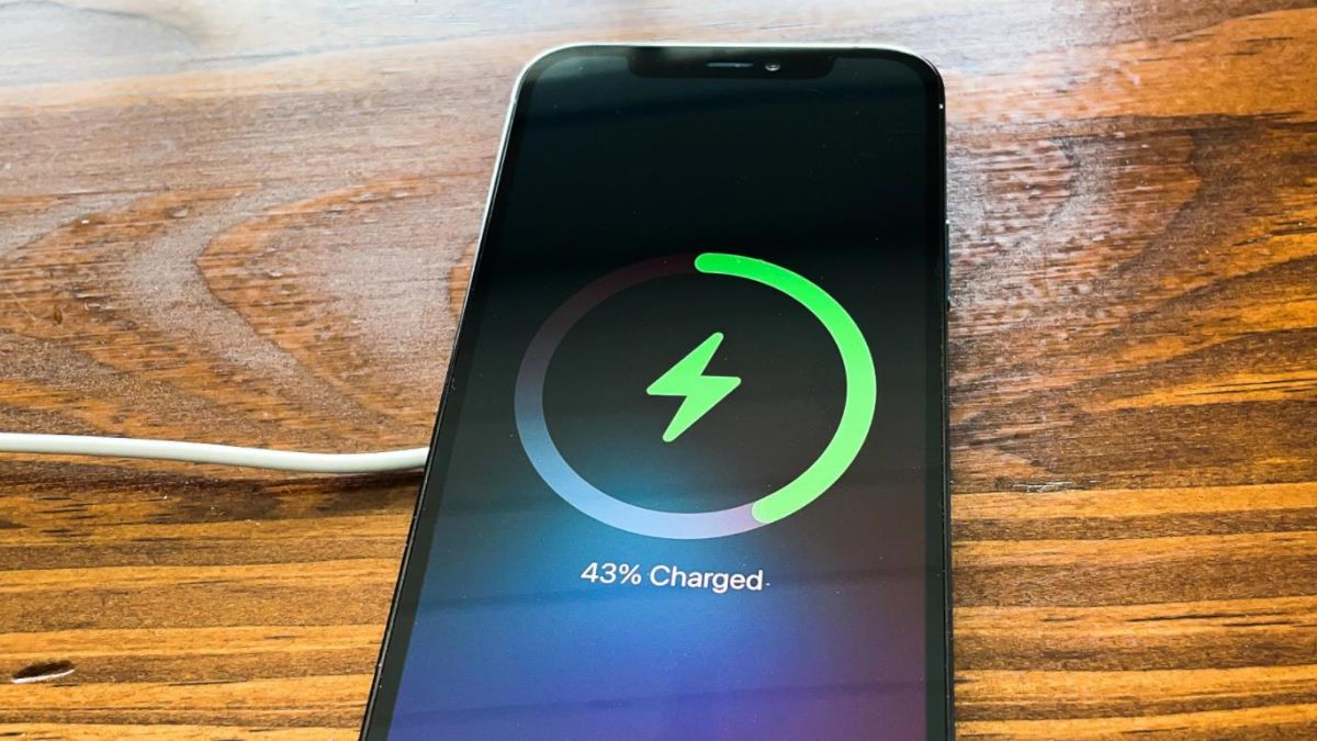 iPhone 12 có hỗ trợ sạc không dây 