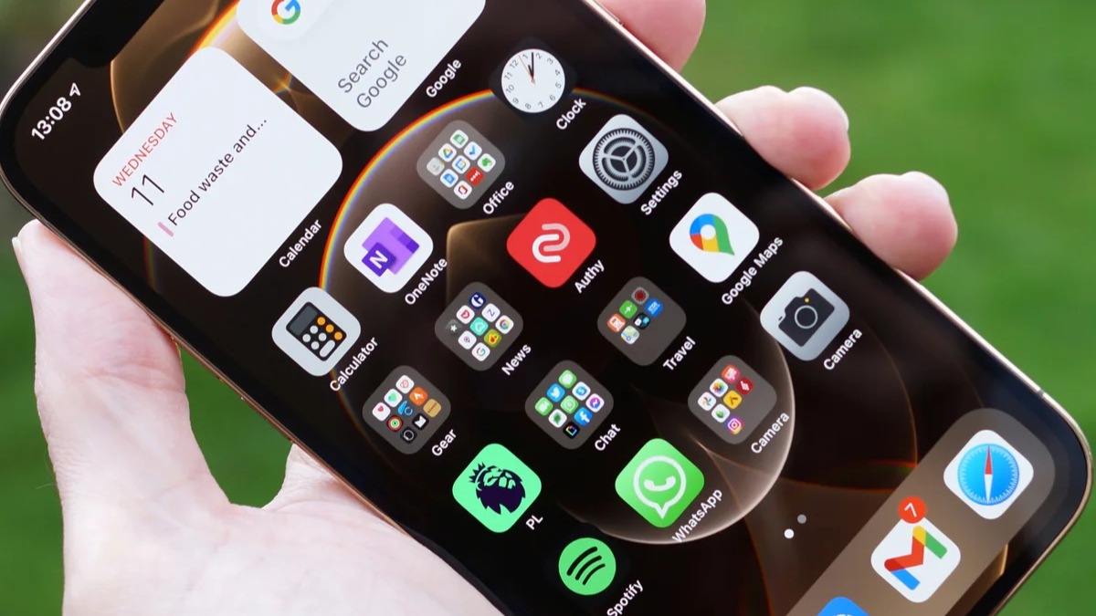 Các dấu hiệu iPhone 12 Pro Max bị đơ màn hình