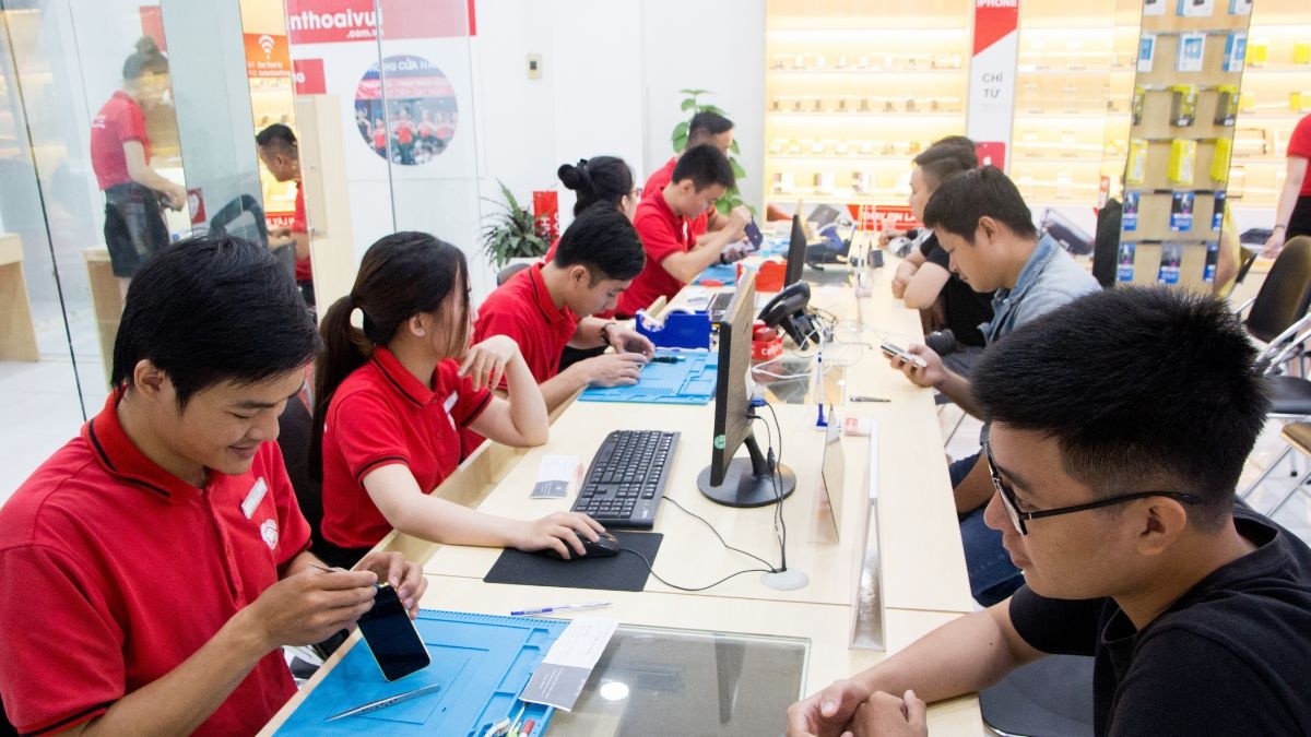 Mang đến Điện Thoại Vui khi iPhone 13 bị lỗi màn hình