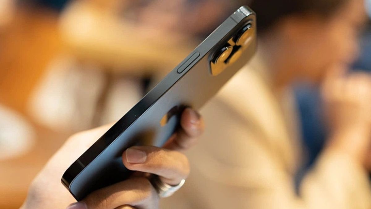 Cách test iPhone 14 Pro Max màu đen cũ - bước 1