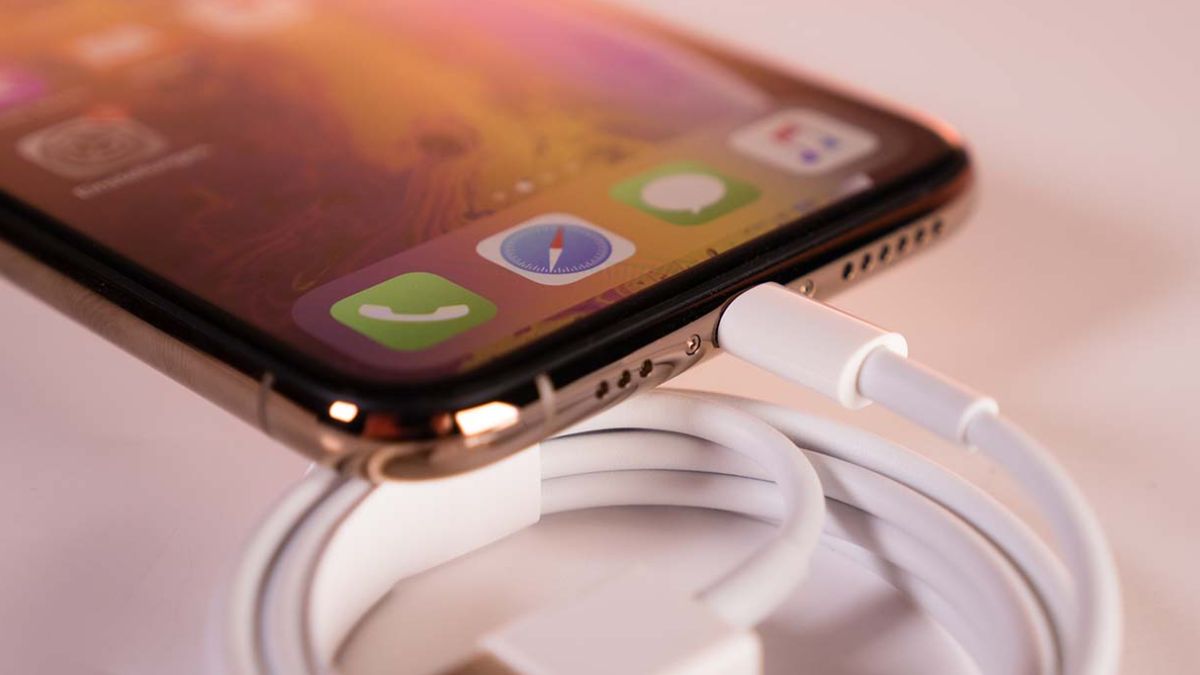 Cách sạc iPhone 15 Pro Max nhanh hơn, đúng cách