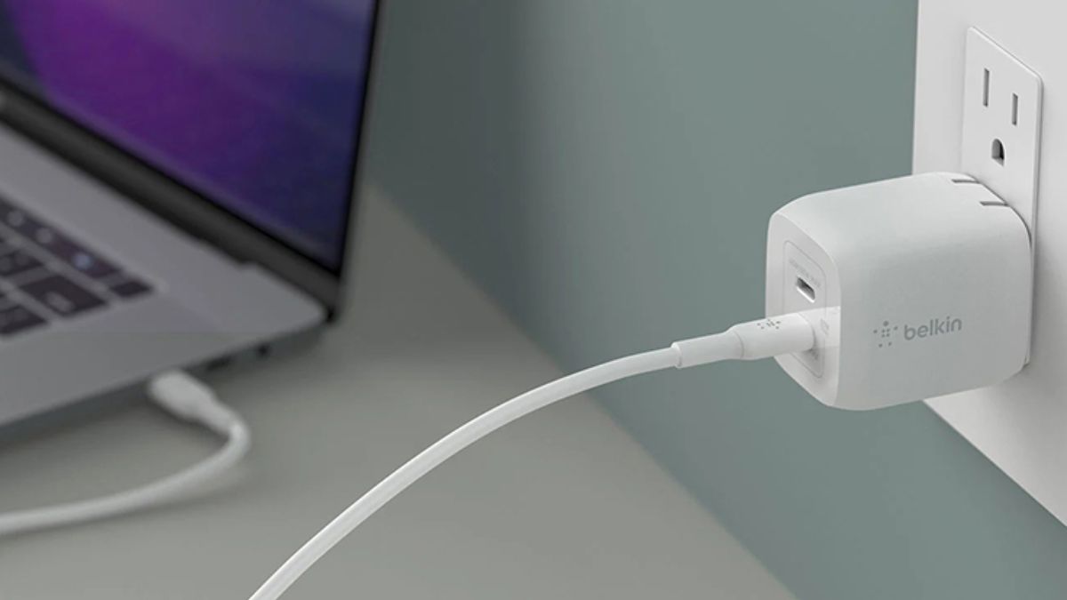 Bộ sạc USB-C GaN từ Anker hoặc Belkin