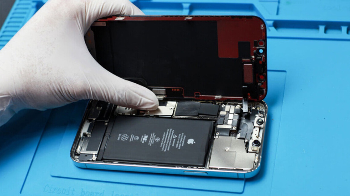 iPhone bị sọc màn hình do dây cáp màn hình lỏng 