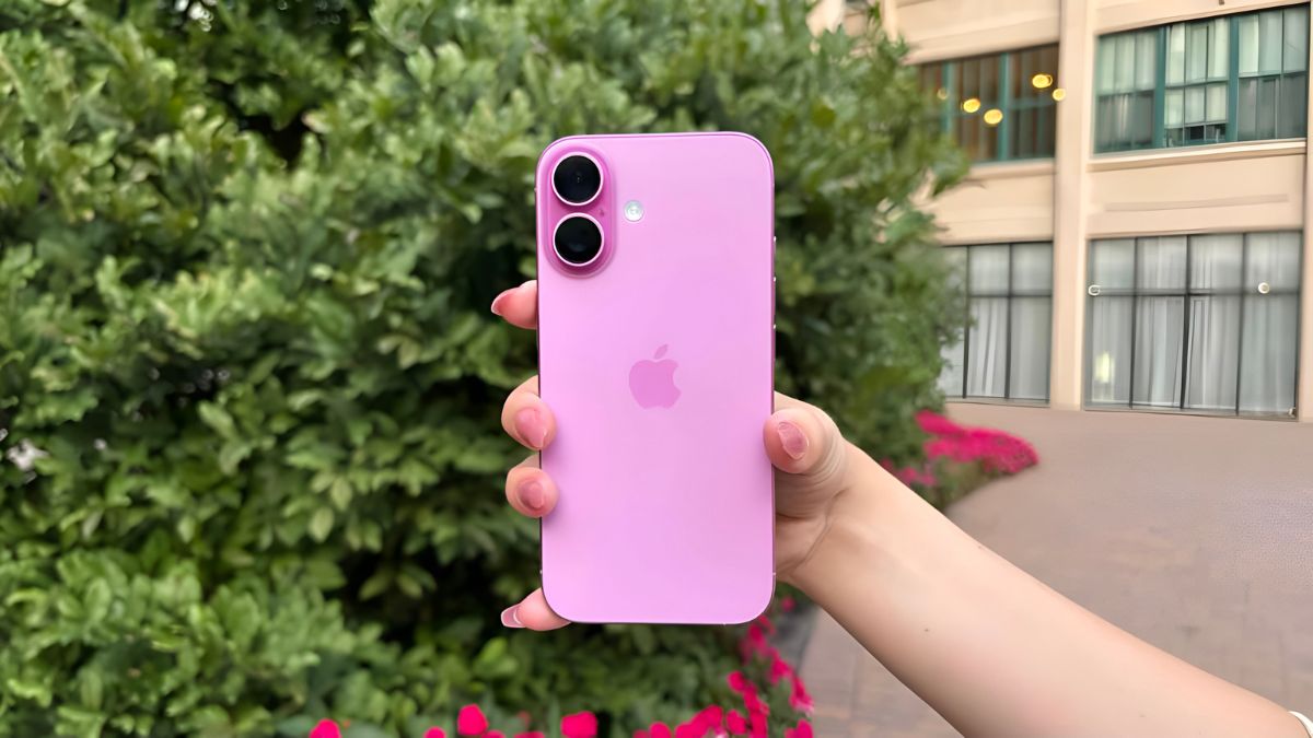Kiểm tra ngoại hình của iPhone hàng trưng bày