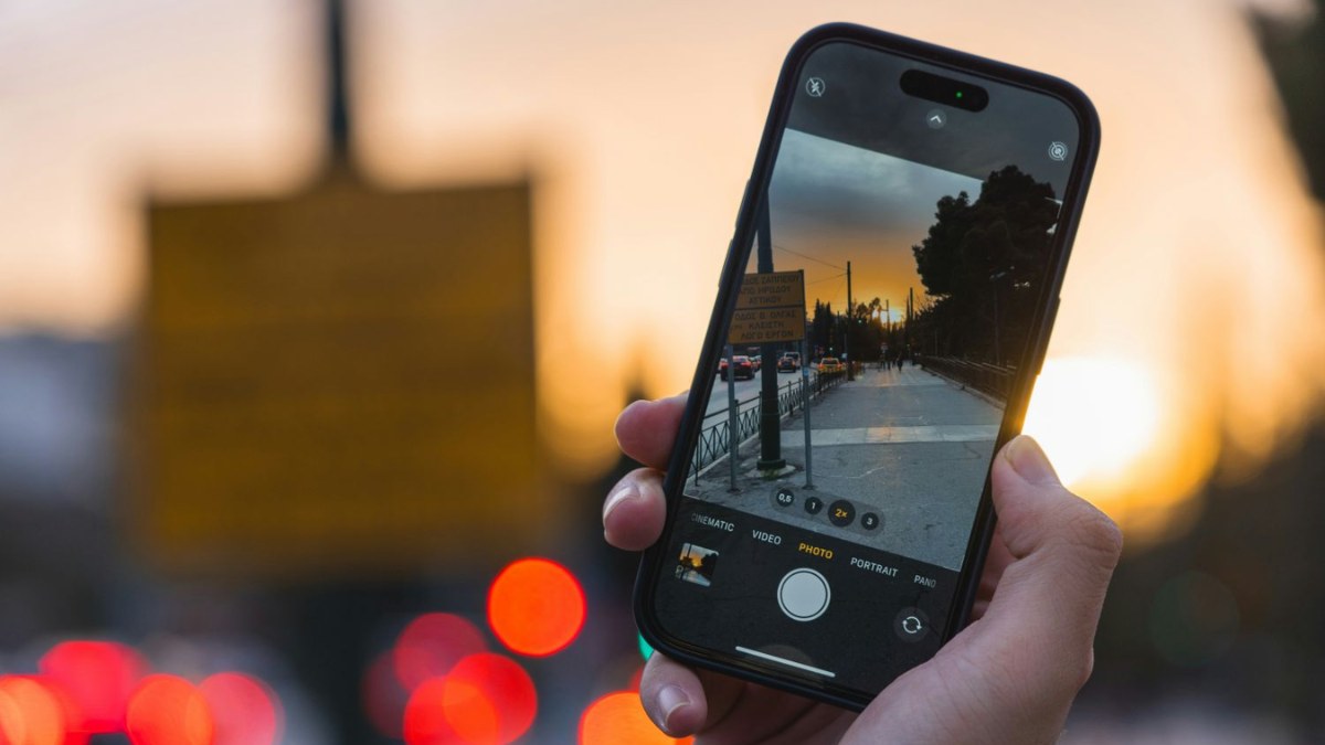 Lý do cần khôi phục camera iPhone về mặc định