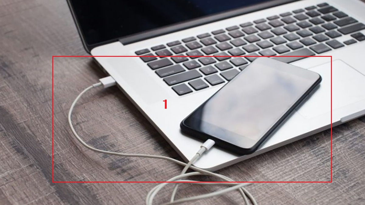 Khắc phục lỗi 4013 khi restore iPhone bằng cách kết nối iPhone nâng iTunes - bước 1