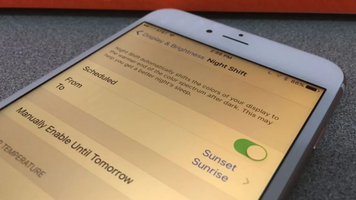 Tìm hiểu tình trạng màn hình iPhone bị lỗi màu