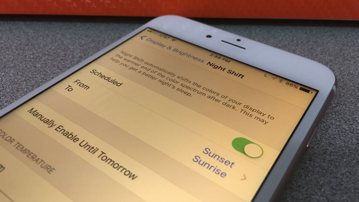 Các lưu ý để bảo vệ màn hình iPhone không bị vàng
