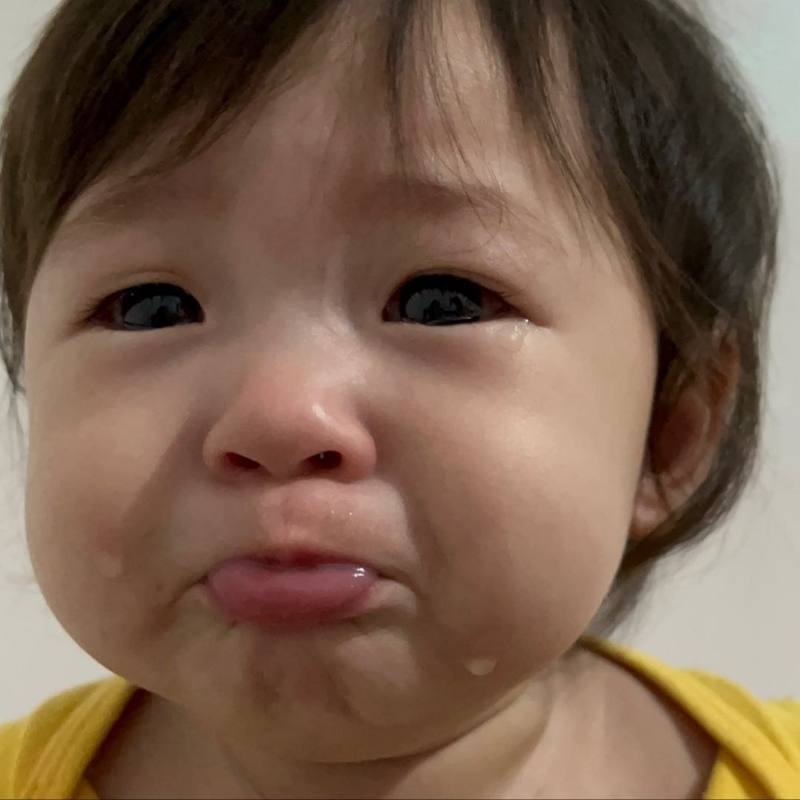 Ảnh meme khóc tổn thương